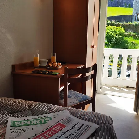 Hotel Compostelle 2*