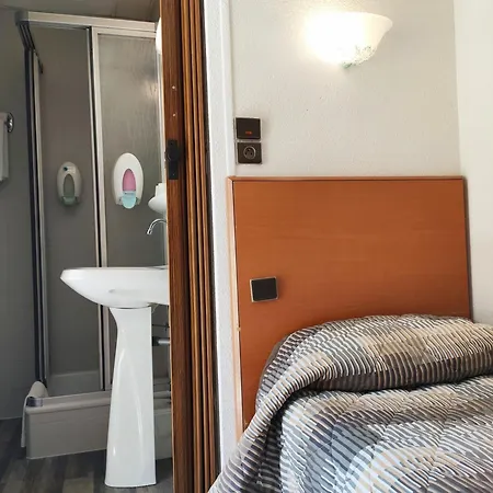 Готель Compostelle Лурд