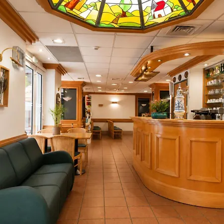 Hotel Compostelle Lourdes